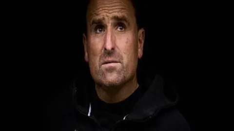 《冰封荣耀·斗篷匕首舞》独家限定皮肤震撼亮相！漫威英雄展现冰上舞姿传奇魅力！