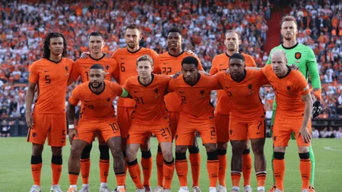 AC米兰与国米意大利杯对决战成平局