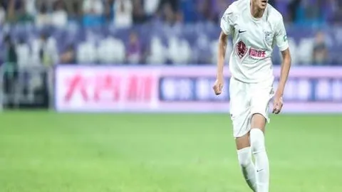 “廖力生从广州队转会至成都蓉城担任中场”